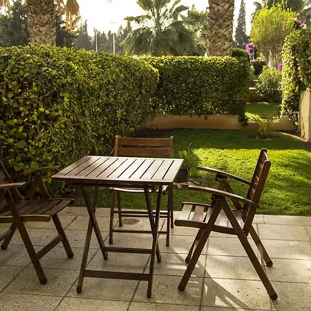 Periyiali Gardens بيت للعطل Pyrgos