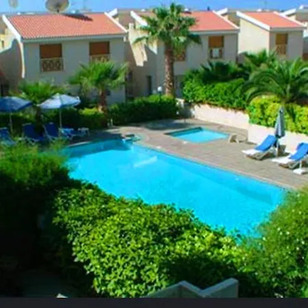 Periyiali Gardens Holiday home *